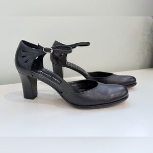 Etienne Aigner Womens 8 Black Leather Classic Mary Jane Heels Retro Office Heels